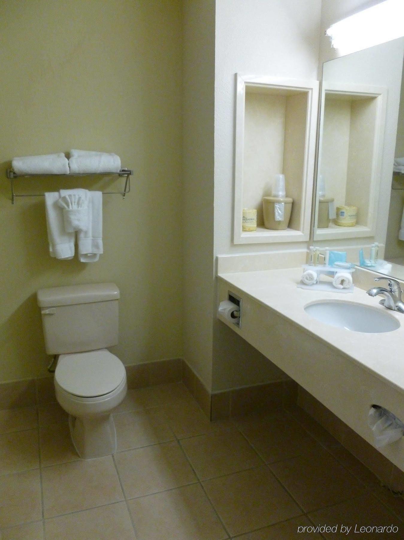 Baymont By Wyndham Montgomery South Phòng bức ảnh